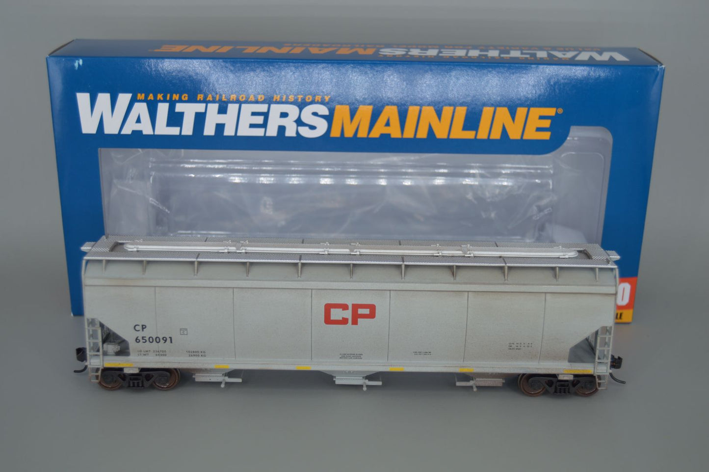 Walthers Mainline 60’ Covered Hoppers Lot (Four Cars)