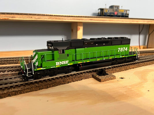 Scaletrains Rivet Counter BNSF SD40-2 #7874 DCC & Sound