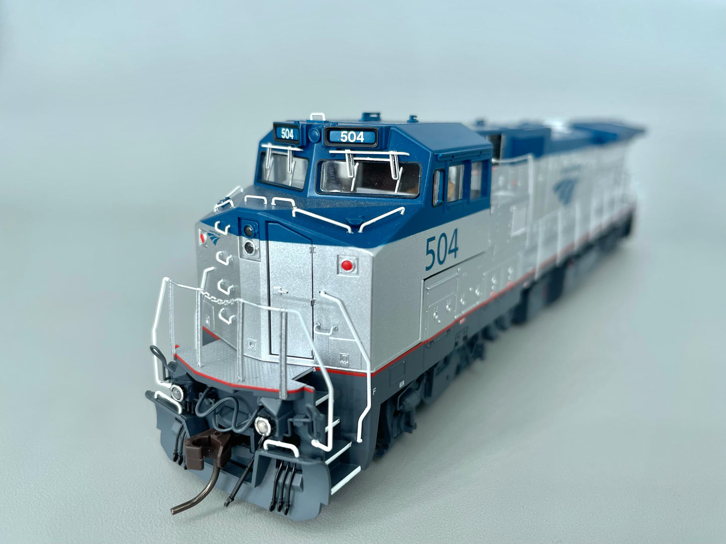 Atlas Amtrak 8-32BWH #504 DCC Ready
