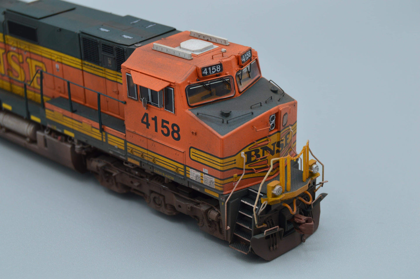 Scaletrains Rivet Counter BNSF Dash 9 #4158 DCC & Sound