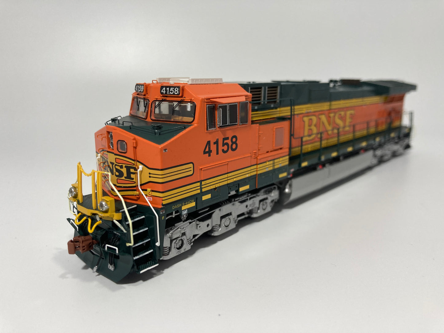 Scaletrains Rivet Counter BNSF C44-9W #4158 DCC & Sound