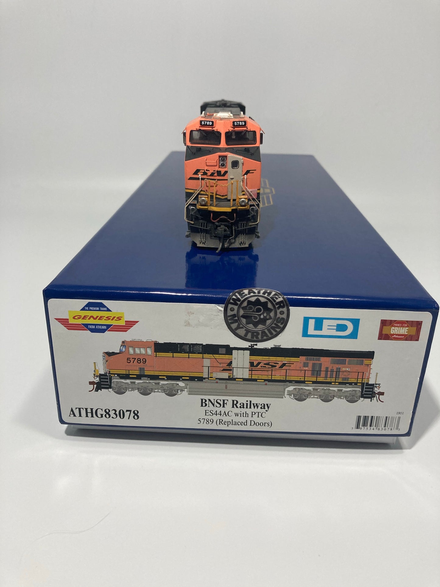 Custom Weathered Athearn Genesis BNSF ES44AC #5789 DCC & Sound