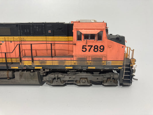 Custom Weathered Athearn Genesis BNSF ES44AC #5789 DCC & Sound