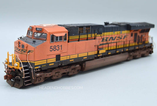 Scaletrains Rivet Counter BNSF ES44AC #5831 DCC & Sound