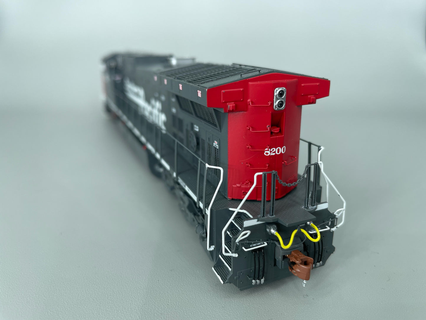 Scaletrains Rivet Counter Southern Pacific C44-9W #8200 DCC & Sound