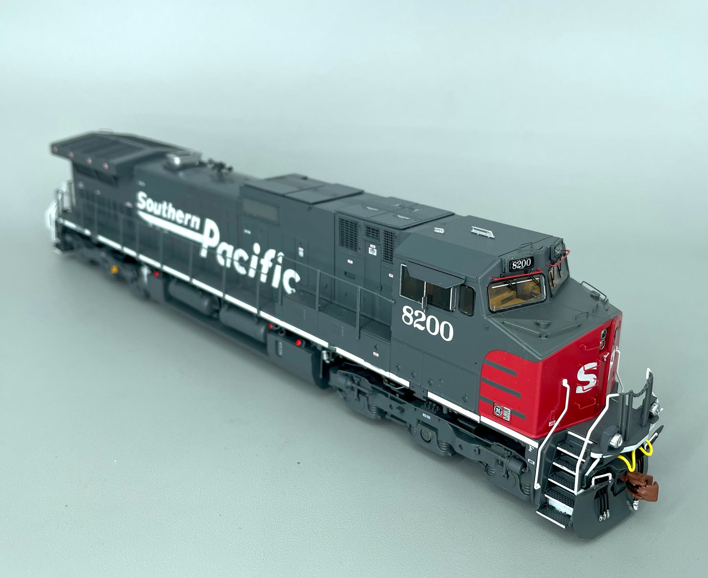 Scaletrains Rivet Counter Southern Pacific C44-9W #8200 DCC & Sound