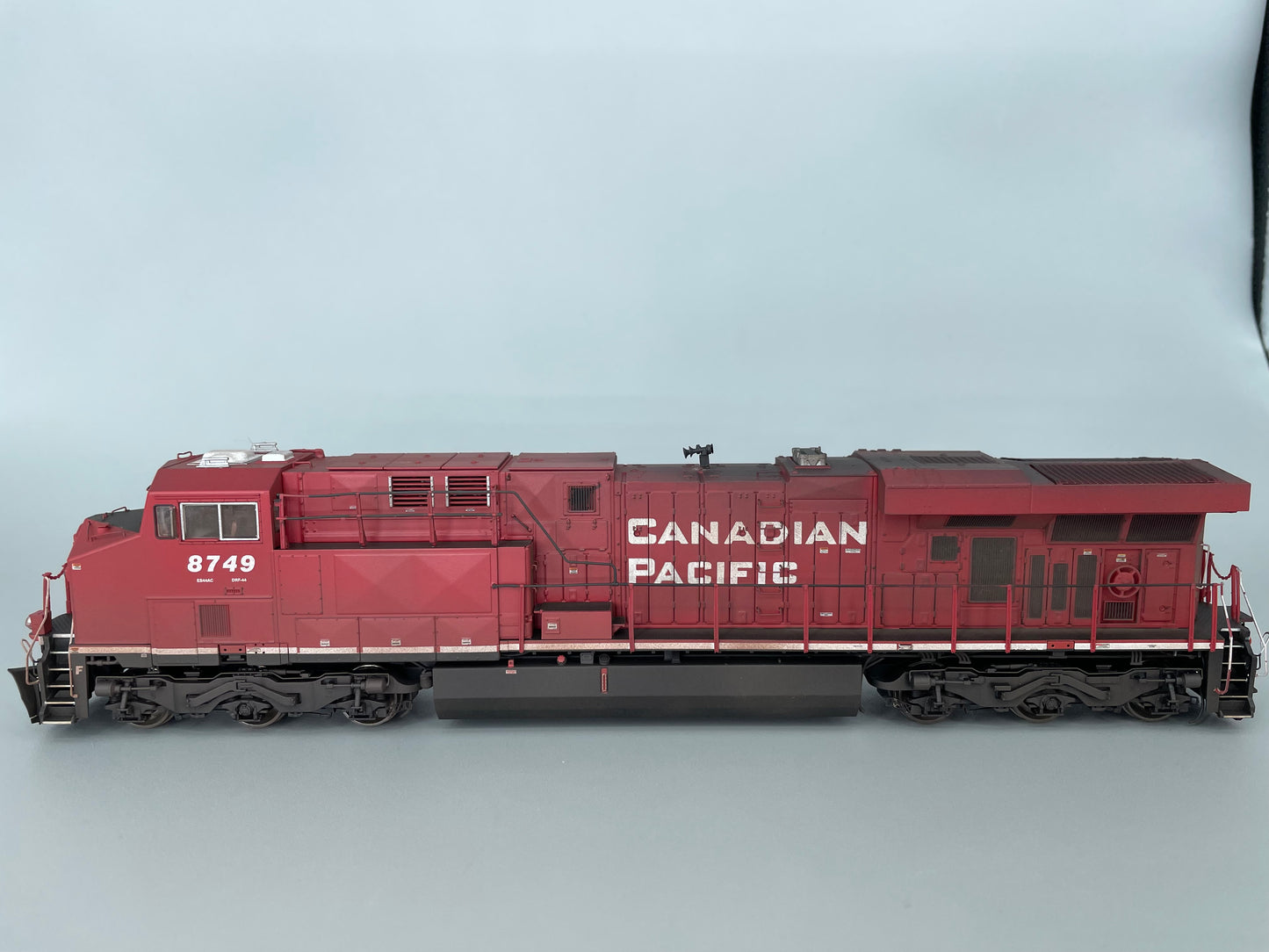 Athearn Genesis Canadian Pacific ES44AC #8749 DCC & Sound