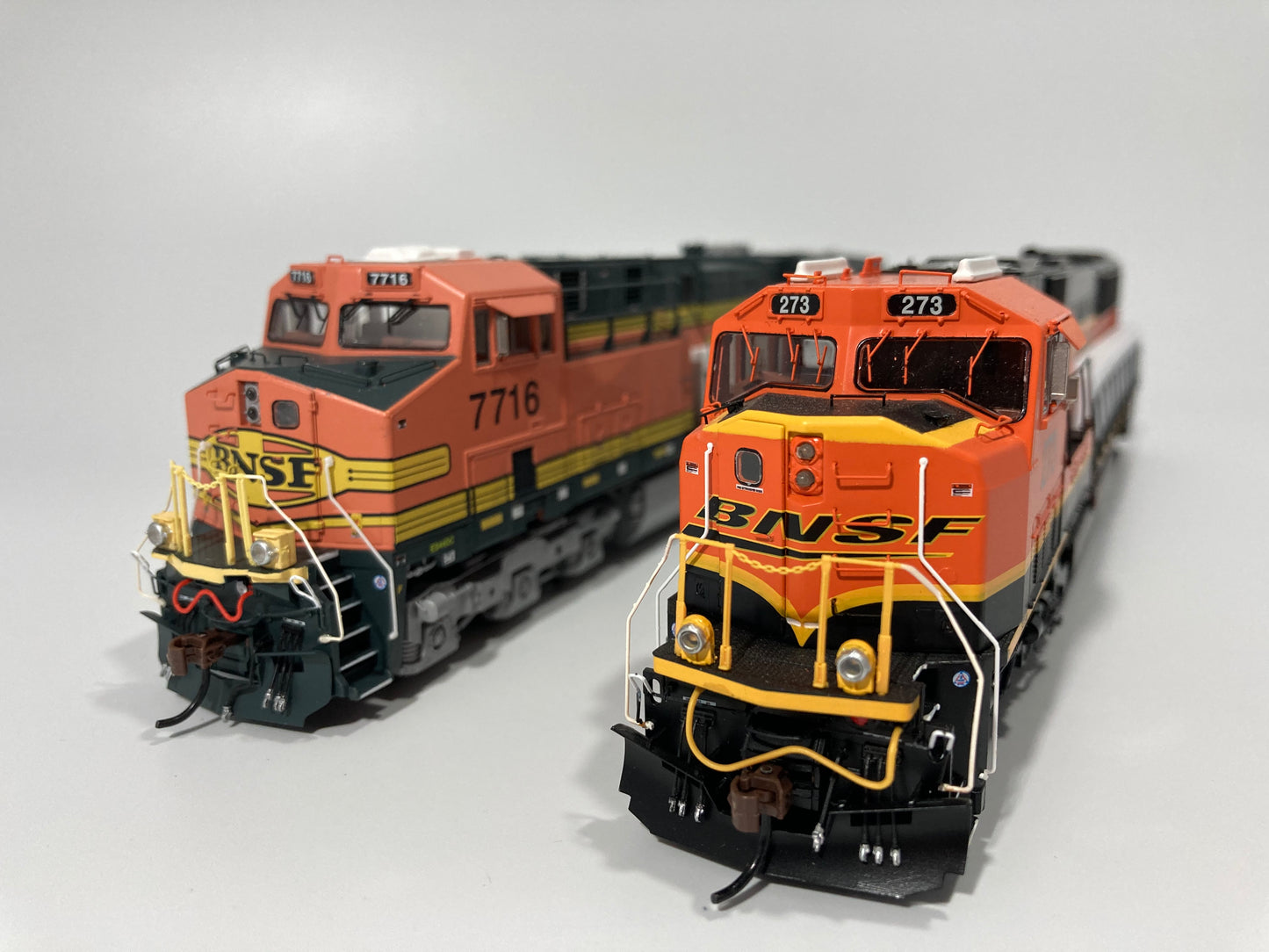 Athearn Genesis BNSF ES44DC #7616 DCC & Sound