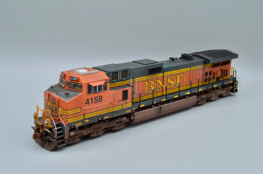 Scaletrains Rivet Counter BNSF Dash 9 #4158 DCC & Sound