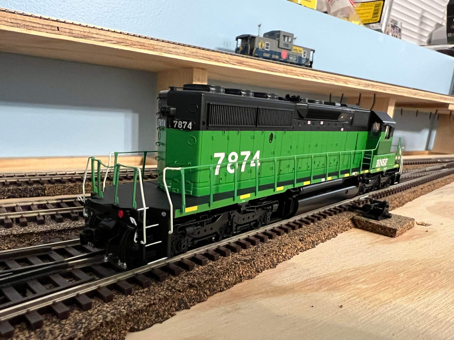 Scaletrains Rivet Counter BNSF SD40-2 #7874 DCC & Sound